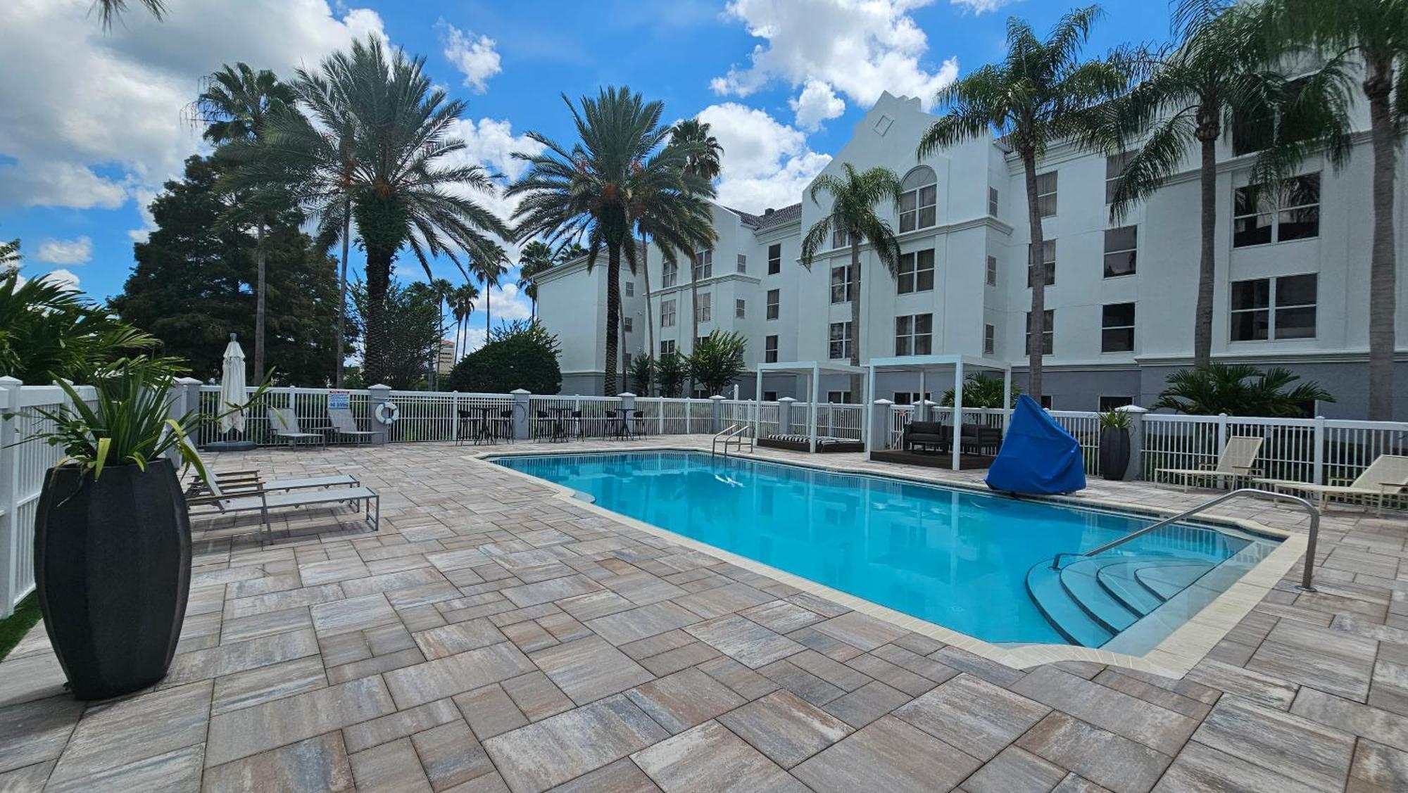 Surestay Plus By Best Western Orlando Lake Buena Vista Exterior photo